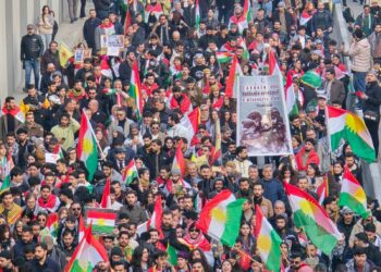 Gelê Silêmaniyê 4 roj in dimeşe: Parastina Rojava parastina kerameta mirovahiyê ye