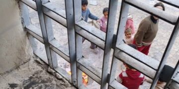 SOHR: Keyeyê efrînijî ke Kobanî de yê krîzêko giran ê merdimîye reyde rî bi rî yê