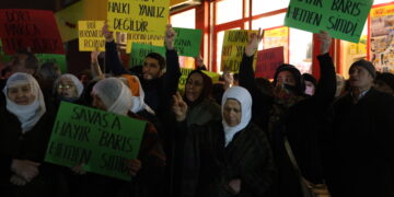 Dayikên Aştiyê: Ev şerê hebûn û nebûnê ye