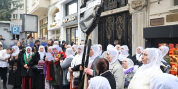 Dayik ji Balyozxaneya Sûriyeyê gotin: HTŞ DAIŞa nûjen e