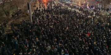 Îran de ewro tetîl o: Bi hezaran kesî meydanan de yê