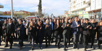 Êrişên li ser Rojava dê sibê li Pirsûsê bê şermezarkirin