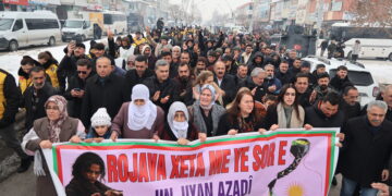 Xelkê Ebexê ji bo Rojava meşiya: Dilê me li Rojava lêdide
