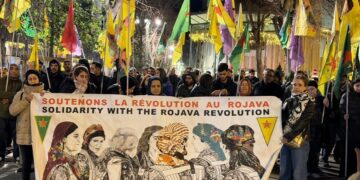 Kurdên li Ewropa ji bo Rojava meşiyan