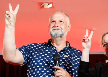 Parlementerê Swêdî: Hêvî li Rojava ye