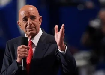 Tom Barrack: Em li Helebê ji bo agirbestek mayînde hewl didin