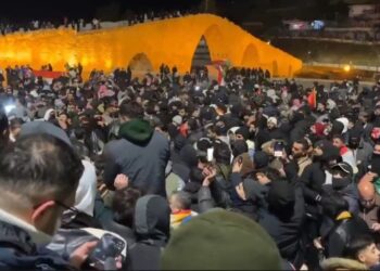 Li Zaxoyê deh hezaran kes ji bo Rojava civiyan