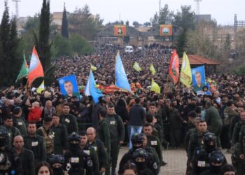 Cenazeyê Zeyad Heleb ji aliyê deh hezaran kes ve hate veşartin