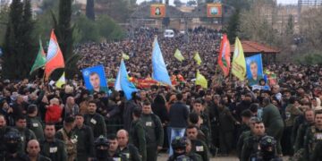 Cenazeyê Zeyad Heleb ji aliyê deh hezaran kes ve hate veşartin