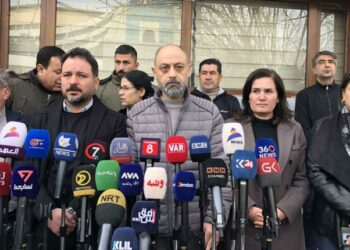 ‘Ji bo ku gelê Başûr karibe biçe Rojava deriyê Sêmalka vekin’