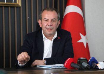 Şaredarê Boluyî Tanju Ozcan ame destbendkerdene