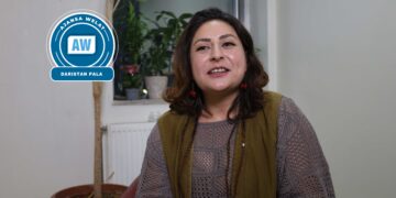 Amîne Aktaş a ku bi Kurdî nedizanî niha çîrokbêj e