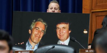 ‘Wezareta Dadê dosyeyên bûyera Epsteinê yên Trump veşartine’