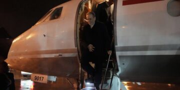 Wezîrê Îranê Arakçî ji bo civîna bi Amerîkayê re çû Cenevreyê