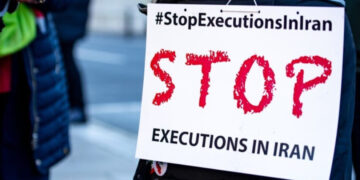 Rejîmê Îranî aşmêk de 350 kesî darde kerdê!