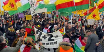 Li Cîhanê çalakiyên Rojava: Bijî berxwedana Kobanê TÊ NÛKIRIN