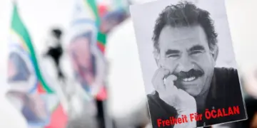 DOSYE – Ji tarîtiyê ber bi ronahiyê ve – 2   Xewstin bi komployê Abdullah Ocalan bixin lê Kurd ketin rojeva cîhanê