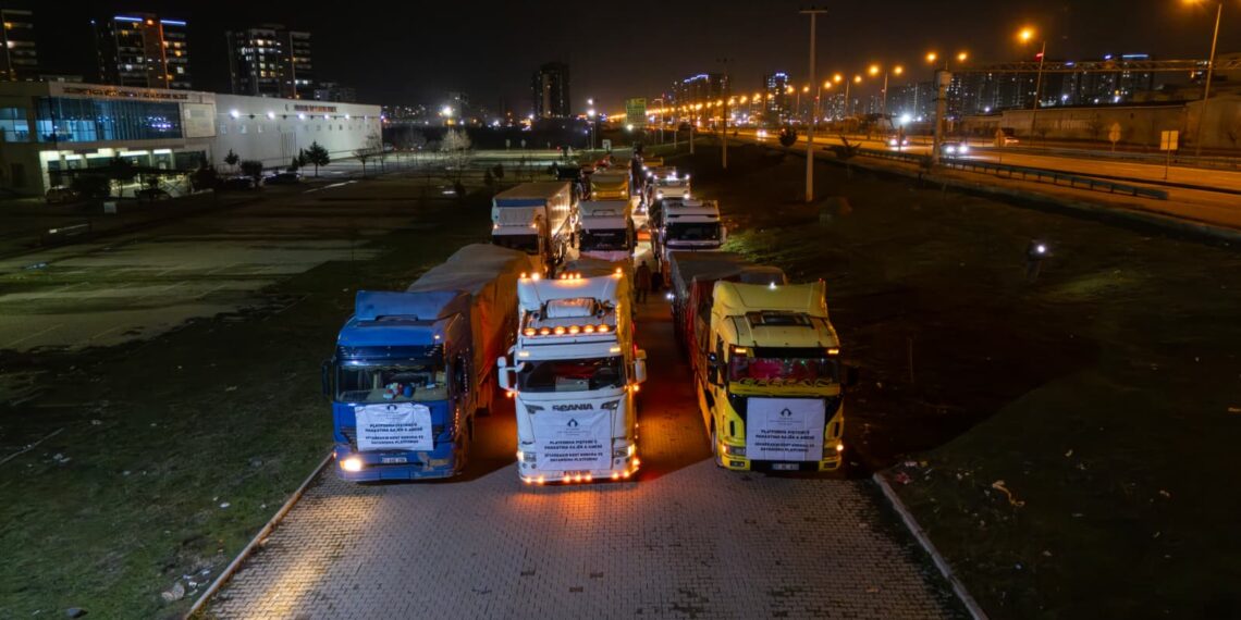 Alîkariya bakurê Kurdistanê gihîşt Kobanê