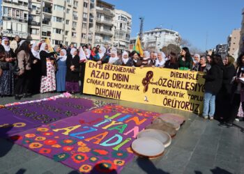Li Îzmîrê Starta 8ê Adarê: Em ê bibin hêza pêşeng a pêvajoya aştiyê