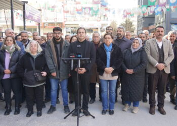 ‘Em Kurdistan û Tirkiyeyê teslîmî tarîtiyê nakin’