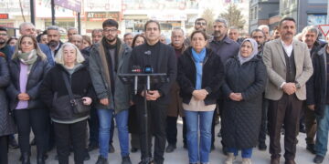 ‘Em Kurdistan û Tirkiyeyê teslîmî tarîtiyê nakin’