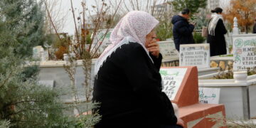 Li Amedê qurbaniyên erdhejê hatin bibîranîn