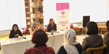 ‘Divê em zimanê xwe ji bin metirsiya windabûnê rizgar bikin’