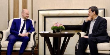 Wezîrê Derve yê Fransa û Mazlûm Ebdî dicivin