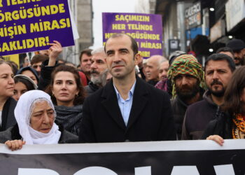 Keskîn Bayindir: Meseleya Kurd dê şewirmendan jî têk bibe