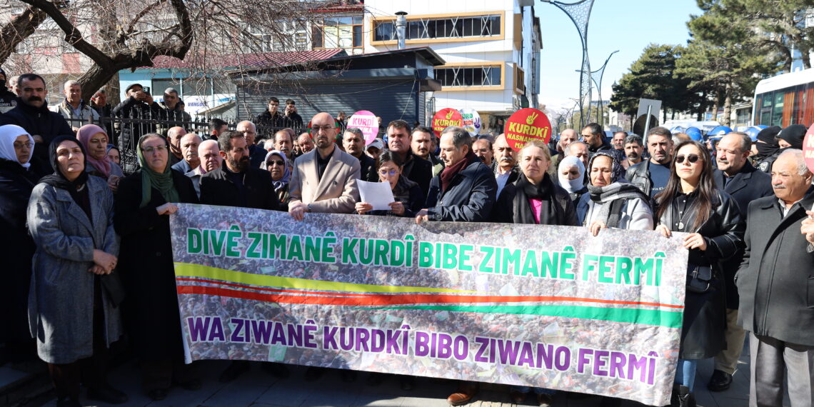 Herêma Serhedê gazî kir: Statuya Kurdî perwerdehiya bi Kurdî