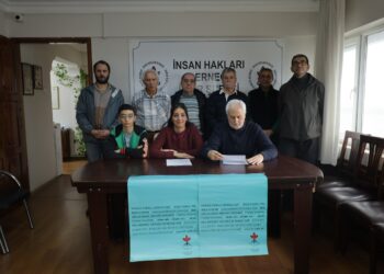 ÎHDa Îzmîrê: Mafê perwerdehiya bi Kurdî mifteya aştiyê ye