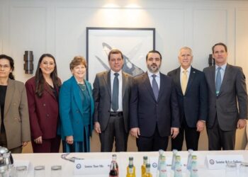 Mazlum Ebdî û Îlham Ehmed bi endamên Kongreya Amerîka re civiyan