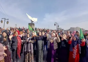 Rojava de seferberî dewam kena