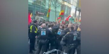 Li Karlsruhê polîsan êrîşî çalakiya Rojava kirin