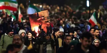 Çalakîyê unîversîteyanê Îranî dewam kenê