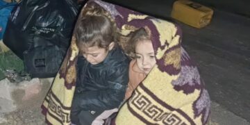 SOHR: Kobanî 10 rojî yo binê ablûqaya girane de yo