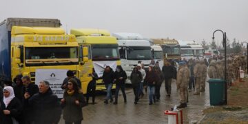 Hetkarîya merdimî nêresaye Kobanî: 25 TIRê hetkarî agêrayê Amed