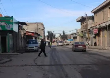 Dorpêça Kobanê didome: Pêdivî kêm û biha tên bajêr