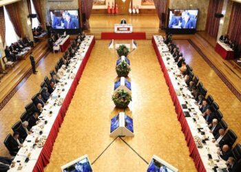 Pêvajoya Aştî û Civaka Demokratîk: Koma nivîsê ya Komîsyonê kom dibe