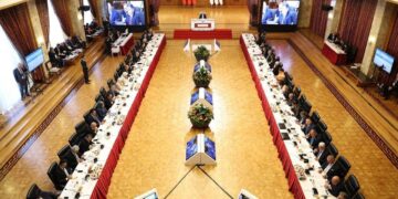 Pêvajoya Aştî û Civaka Demokratîk: Koma nivîsê ya Komîsyonê kom dibe