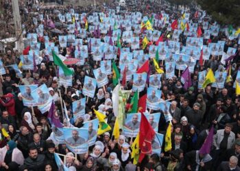 Li Bakur amadekeriyên şermezarkirina Komploya Navneteweyî