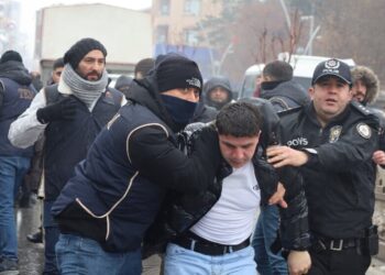 Li Mûşê piştî çalakiya gel 2 kes bi lêdanê hatin binçavkirin