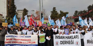 Bi dehan rêxistinên sivîl li Pirsûsê bang kirin: Deriyê sînor vekin