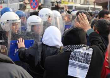 Pirsûs de 4ê ci gede 12 kesî ameyê detsbendkerdene