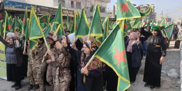 Li Hesekê û Qamişlo jin ji bo YPJê meşiyan