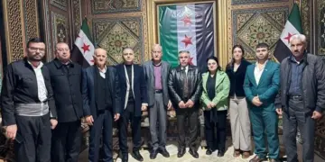 Şandeya koçberên Serêkaniyê serdana parêzgarê Hesekê kir