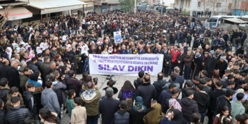 Bakur silav da Rojava: Em ê her dem Rojava biparêzin