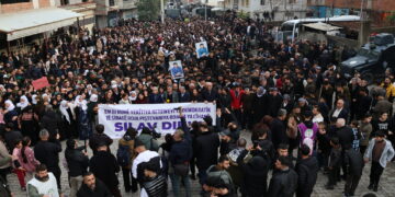 KCK: Ganî wayîrvejîyayîşê Rojava bi ruhê yewîye dewam bikero