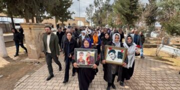 Rojnameger Aktaş û siyasetmedar Yavuzel bi girseyî hatin bibîranîn