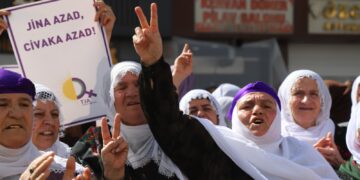 Li Mêrdînê çalakiyên 8ê Adarê dest pê kir: Kes nikare felsefeya me têk bibe